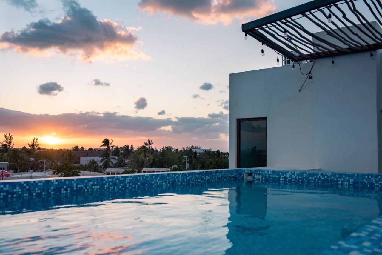 Hotel Mayari Holbox Bagian luar foto Rooftop pool at the Hotel Habitas Tulum