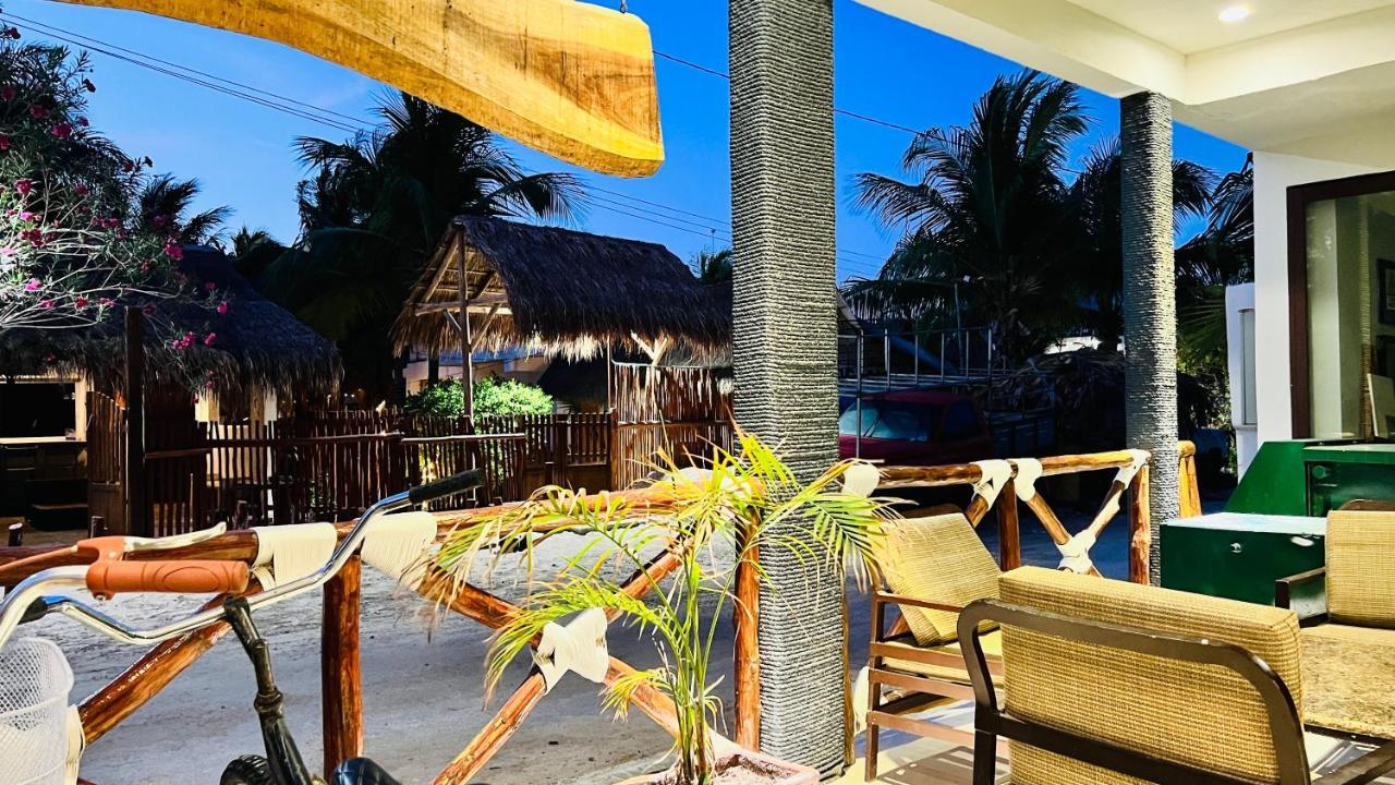Hotel Mayari Holbox Bagian luar foto A restaurant in Tulum